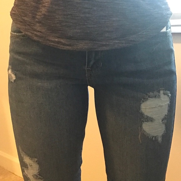 ⤵️ 2 left!! Skinny Distressed Cropped Jean - Picture 7 of 8